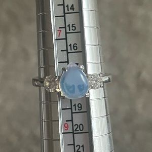 💛 2/$20 💛 Fragrant Jewels ring. Sz 8